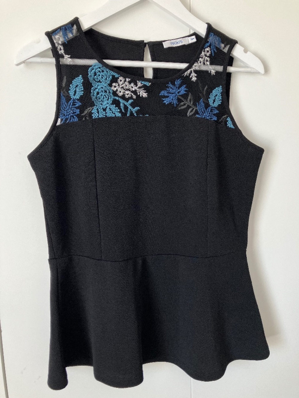 Rickis floral embroidered top size medium